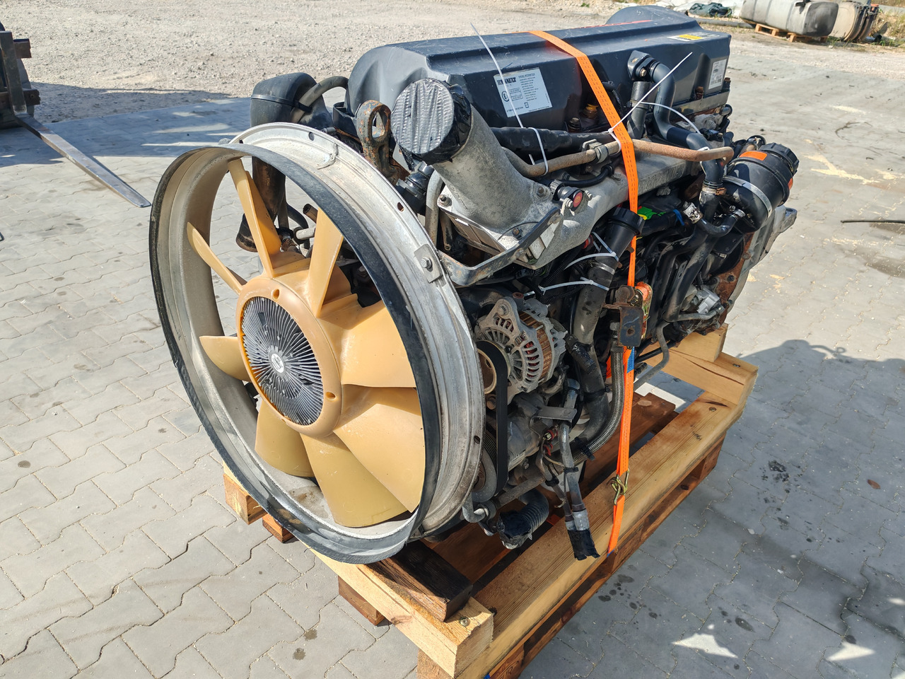 RENAULT PREMIUM DXI / ENGINE / DXI11 450 410 HP / EURO 5 / WORLDWIDE DELIVERY - Engine: picture 4 RENAULT PREMIUM DXI / ENGINE / DXI11 450 410 HP / EURO 5 / WORLDWIDE DELIVERY - Engine: picture 4
