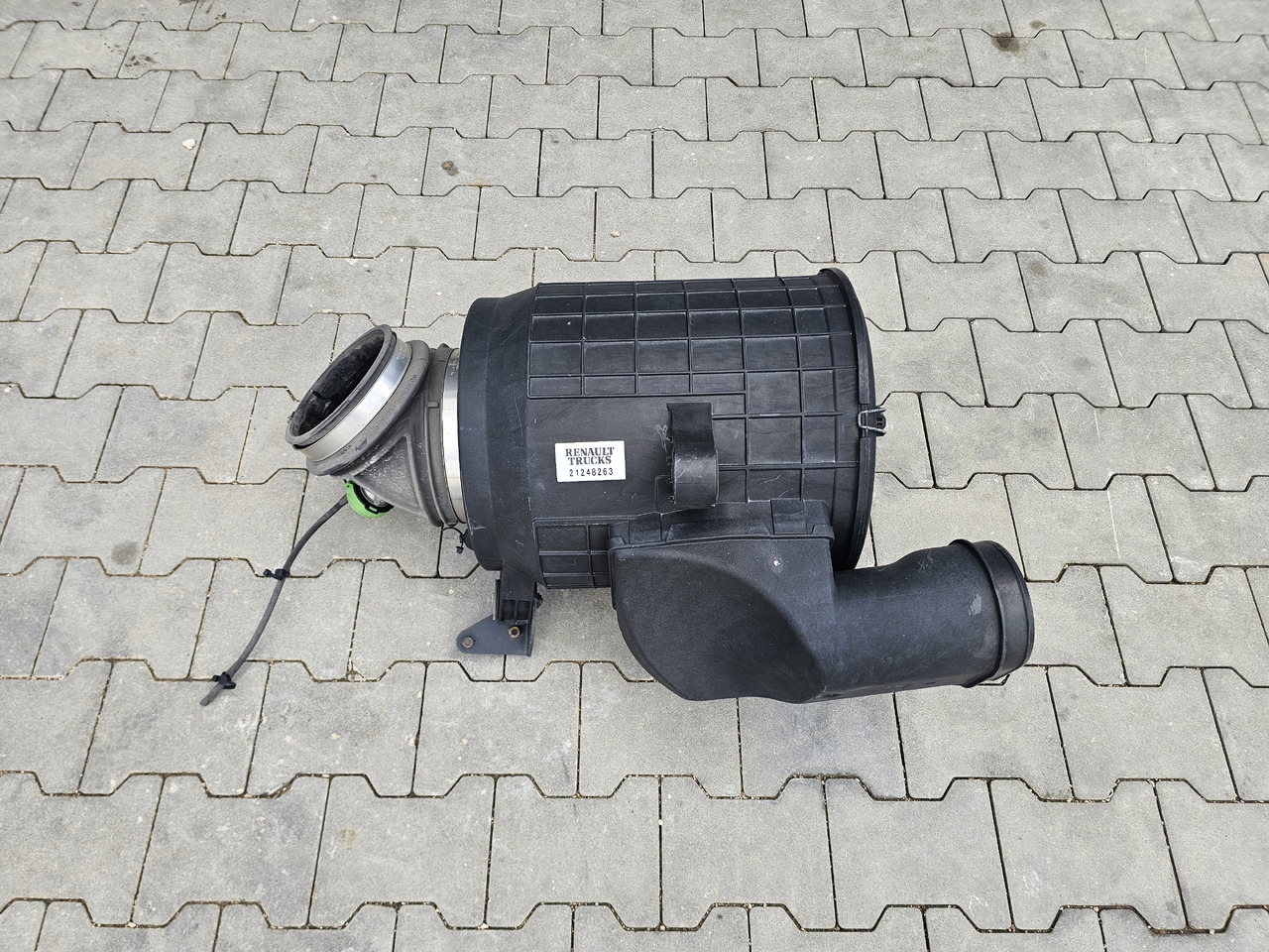 RENAULT RANGE T / AIR FILTER HOUSING / 21248263 - Air filter: picture 1 RENAULT RANGE T / AIR FILTER HOUSING / 21248263 - Air filter: picture 1