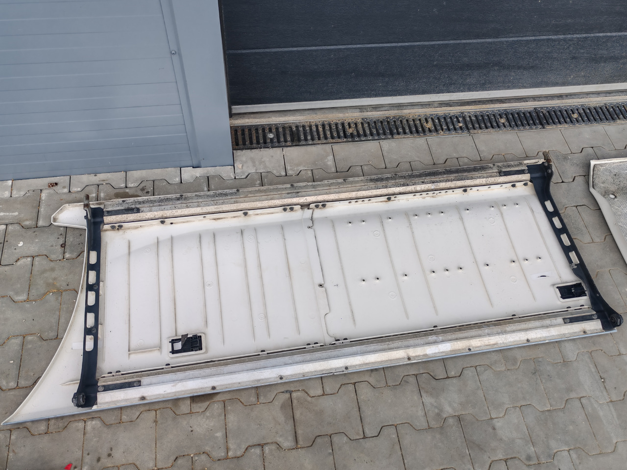 SCANIA R / S NEW GEN / SIDE SPOILERS SET - Aerodynamics/ Spoiler: picture 5 SCANIA R / S NEW GEN / SIDE SPOILERS SET - Aerodynamics/ Spoiler: picture 5