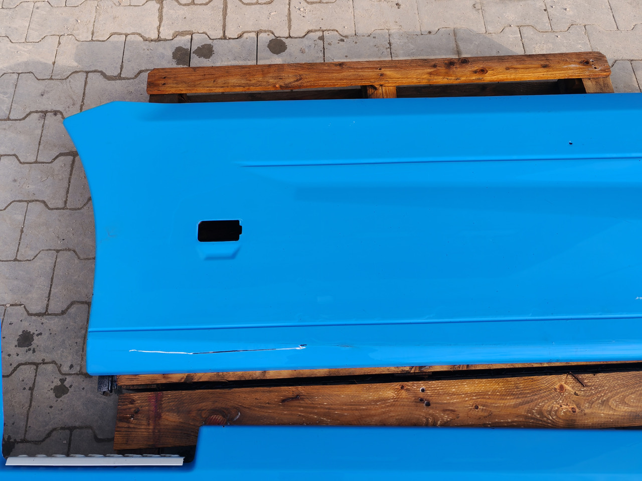 RENAULT RANGE T EURO 6 / SIDE SPOILERS SET - Spare parts: picture 5 RENAULT RANGE T EURO 6 / SIDE SPOILERS SET - Spare parts: picture 5