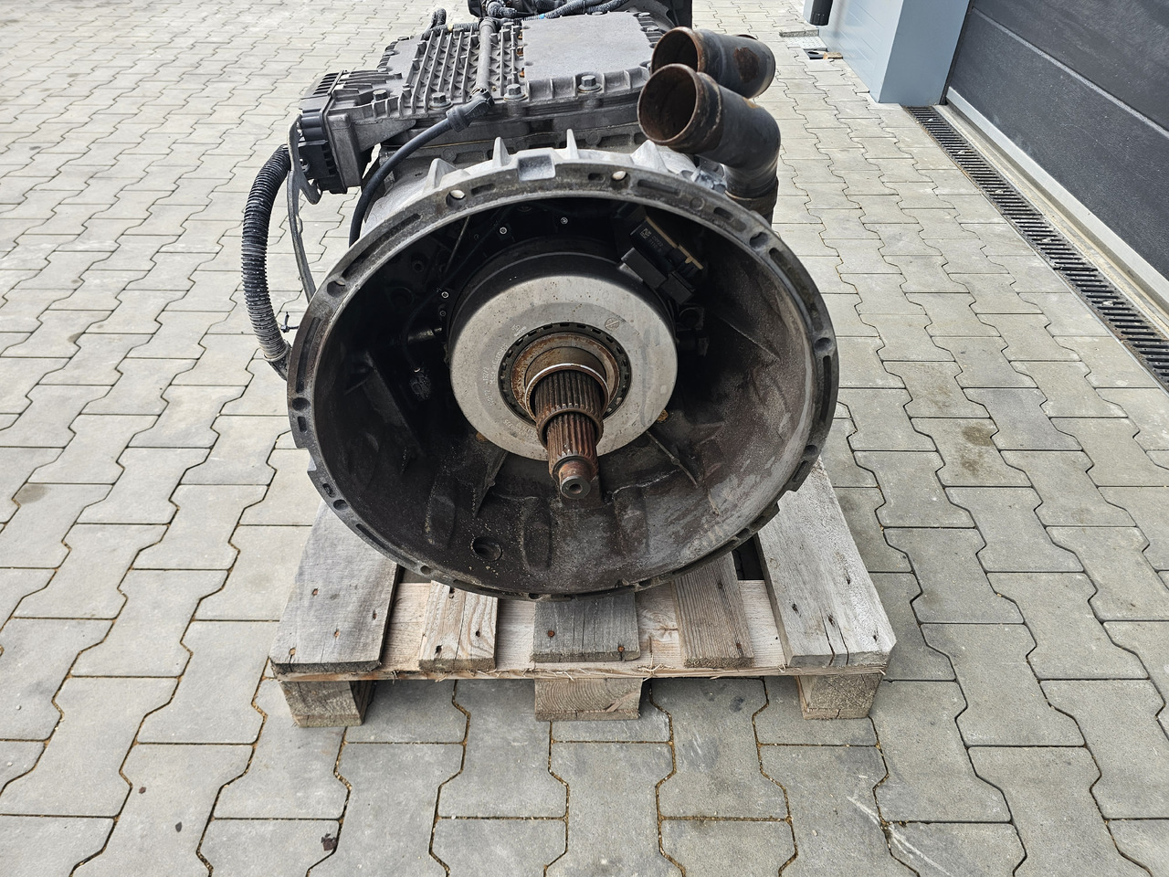 VOLVO FH FM FMX / SPO2812 / RETARDER / CRAWLER / COMPLETE GEARBOX - Gearbox: picture 5 VOLVO FH FM FMX / SPO2812 / RETARDER / CRAWLER / COMPLETE GEARBOX - Gearbox: picture 5