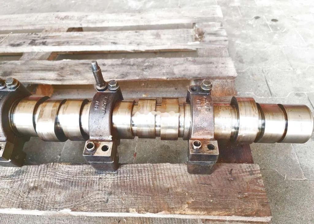 VOLVO FH12 D12 CAMSHAFT / 3165224 / WORLDWIDE DELIVERY - Camshaft for Truck: picture 4 VOLVO FH12 D12 CAMSHAFT / 3165224 / WORLDWIDE DELIVERY - Camshaft for Truck: picture 4