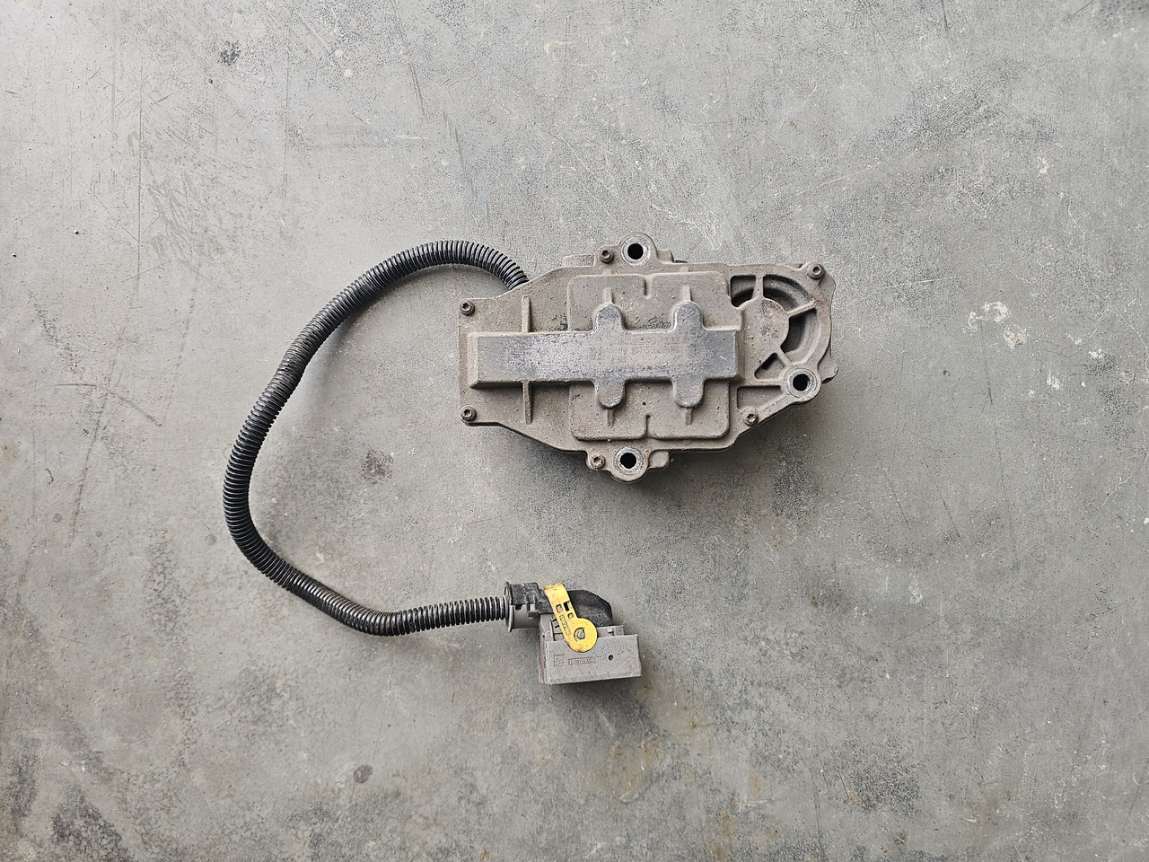 VOLVO FH4 FM4 / PWM CLUTCH VALVE / ISHIFT / 22327072 - Gearbox and parts: picture 2 VOLVO FH4 FM4 / PWM CLUTCH VALVE / ISHIFT / 22327072 - Gearbox and parts: picture 2