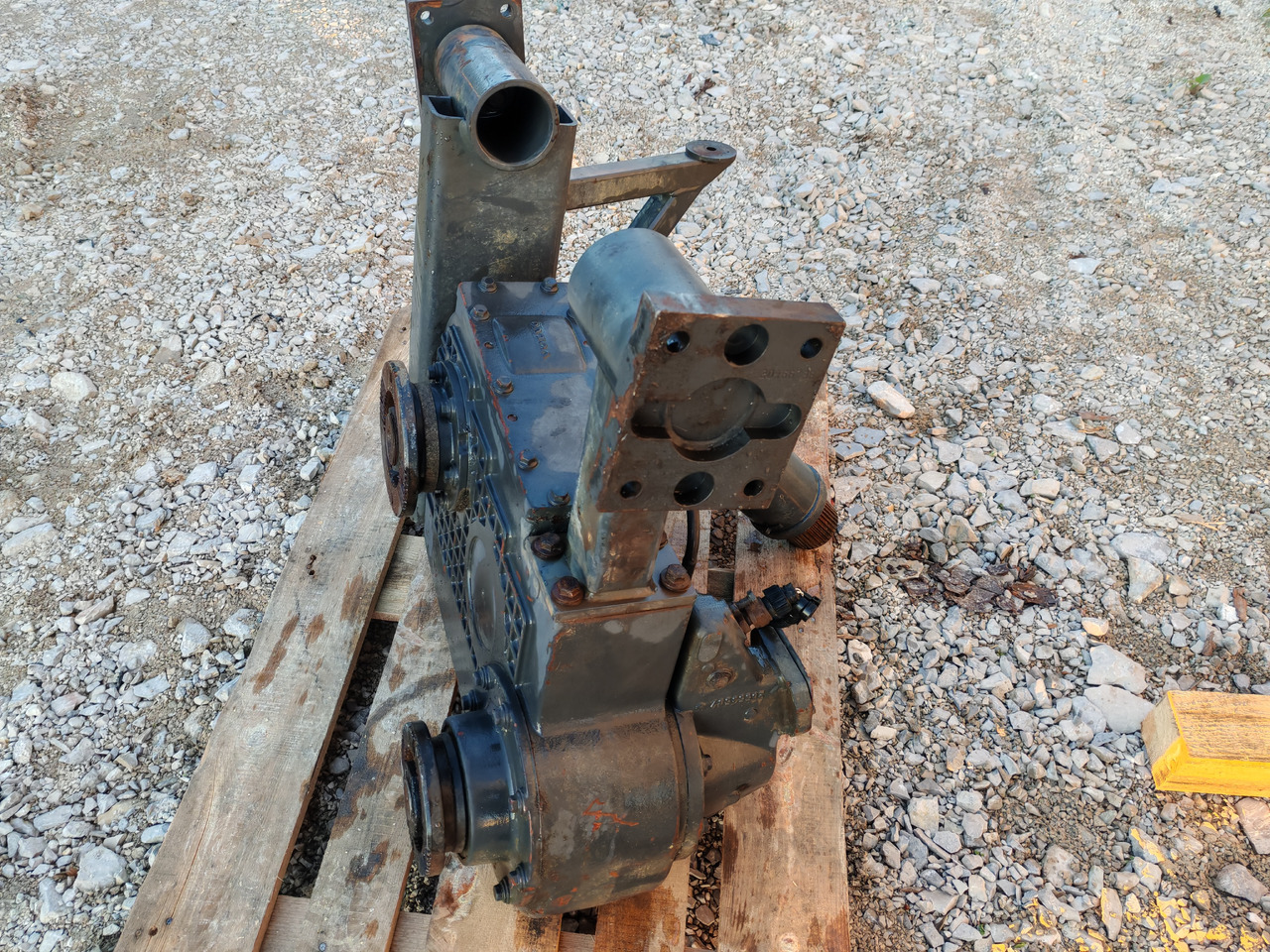 VOLVO FM FM FMX / TRANSFER CASE 4x4 6x6 8x8 / VT2501TB -B / 1,040:1 - Transmission: picture 4 VOLVO FM FM FMX / TRANSFER CASE 4x4 6x6 8x8 / VT2501TB -B / 1,040:1 - Transmission: picture 4