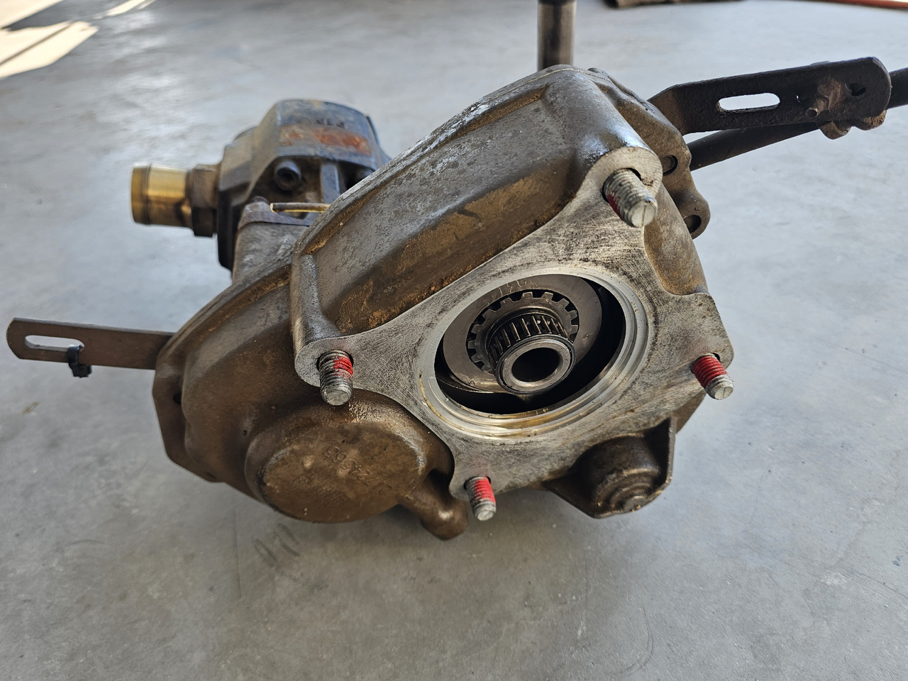 VOLVO HYDRAULIC SET PTO PUMP SHAFT / VOLVO FH FM FH4 FH5 / WORLDWIDE DELIVERY - Hydraulics: picture 5 VOLVO HYDRAULIC SET PTO PUMP SHAFT / VOLVO FH FM FH4 FH5 / WORLDWIDE DELIVERY - Hydraulics: picture 5