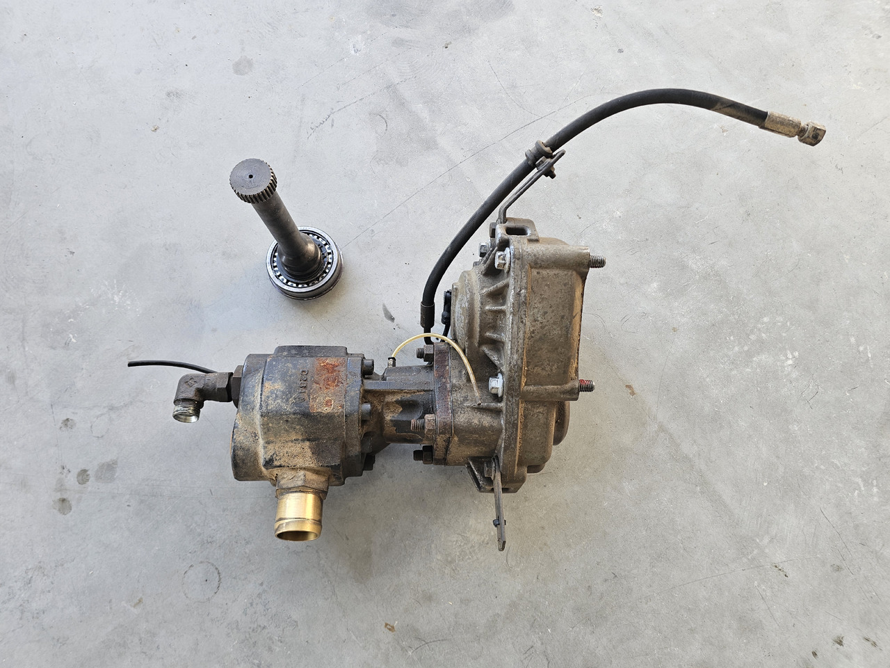 VOLVO HYDRAULIC SET PTO PUMP SHAFT / VOLVO FH FM FH4 FH5 / WORLDWIDE DELIVERY - Hydraulics: picture 1 VOLVO HYDRAULIC SET PTO PUMP SHAFT / VOLVO FH FM FH4 FH5 / WORLDWIDE DELIVERY - Hydraulics: picture 1