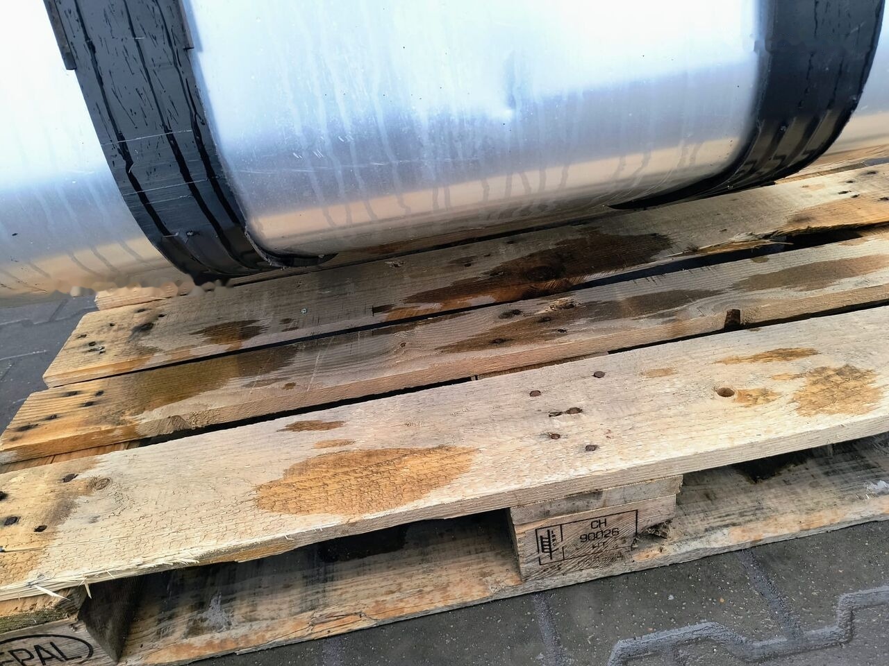 Volvo FH FM FH4 RENAULT PREMIUM MAGNUM RANGE T 21516447 100CM - Fuel tank for Truck: picture 5 Volvo FH FM FH4 RENAULT PREMIUM MAGNUM RANGE T 21516447 100CM - Fuel tank for Truck: picture 5