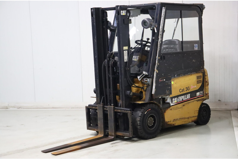 Caterpillar EP25KPAC - Electric forklift: picture 3 Caterpillar EP25KPAC - Electric forklift: picture 3