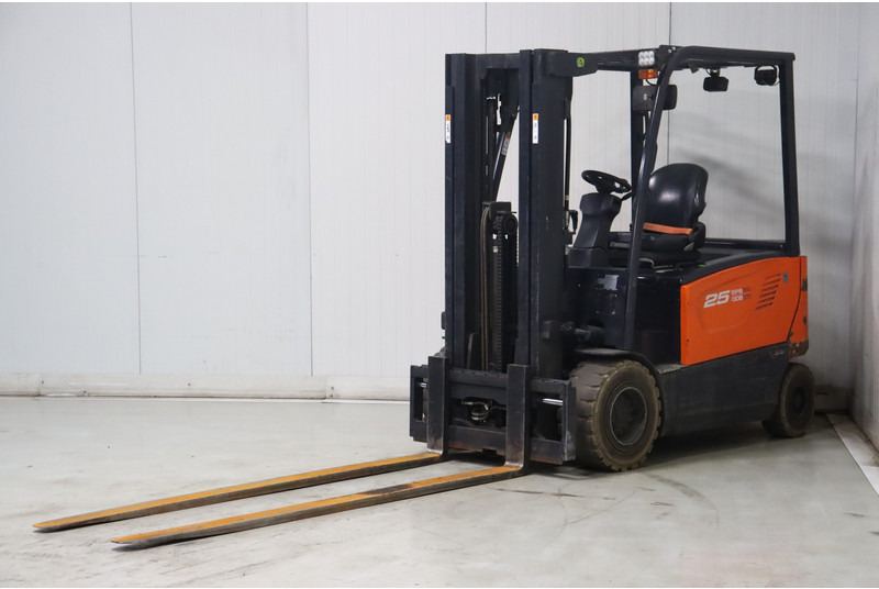 Doosan B25X-7 - Electric forklift: picture 4 Doosan B25X-7 - Electric forklift: picture 4
