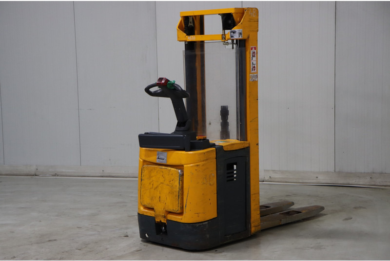 Jungheinrich ERC214 - Stacker: picture 2 Jungheinrich ERC214 - Stacker: picture 2