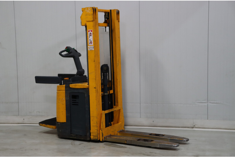 Jungheinrich ERC214 - Stacker: picture 1 Jungheinrich ERC214 - Stacker: picture 1