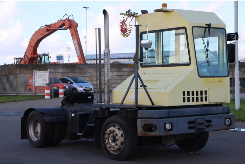 Kalmar ET120 - Terminal tractor: picture 1 Kalmar ET120 - Terminal tractor: picture 1