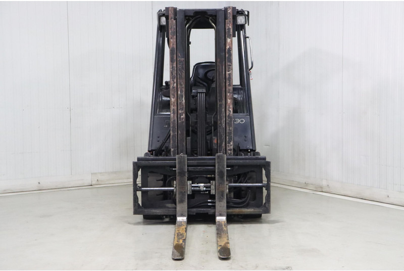 Linde E30-02 - Electric forklift: picture 2 Linde E30-02 - Electric forklift: picture 2