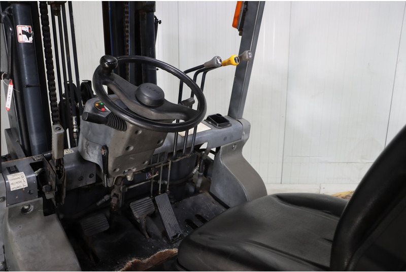 TCM FD40T2 - Diesel forklift: picture 2 TCM FD40T2 - Diesel forklift: picture 2