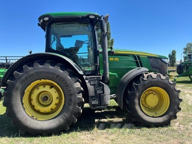 John Deere 7270R - Farm tractor: picture 1 John Deere 7270R - Farm tractor: picture 1
