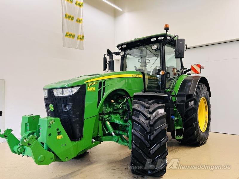 John Deere 8295R - Farm tractor: picture 1 John Deere 8295R - Farm tractor: picture 1