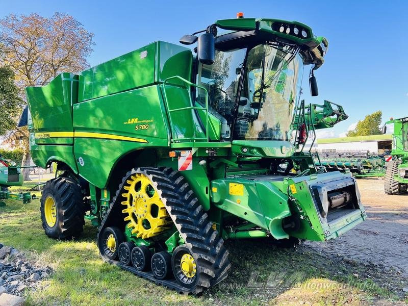 John Deere S780 - Combine harvester: picture 2 John Deere S780 - Combine harvester: picture 2