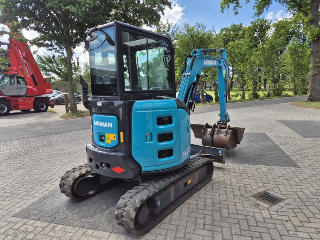 Mini excavator AIRMANN AX33U mididigger: picture 6