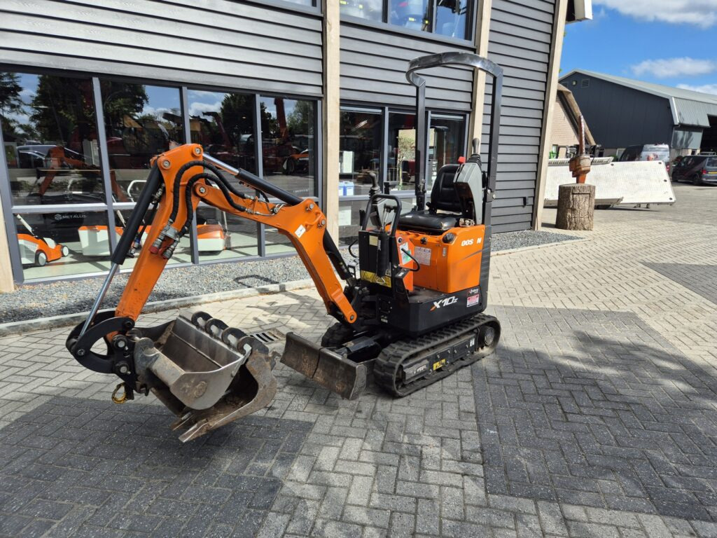 DOOSAN DX10Z - Mini excavator: picture 1 DOOSAN DX10Z - Mini excavator: picture 1