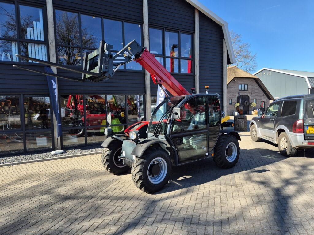 MAGNI TH 3.6 - Telescopic handler: picture 2 MAGNI TH 3.6 - Telescopic handler: picture 2