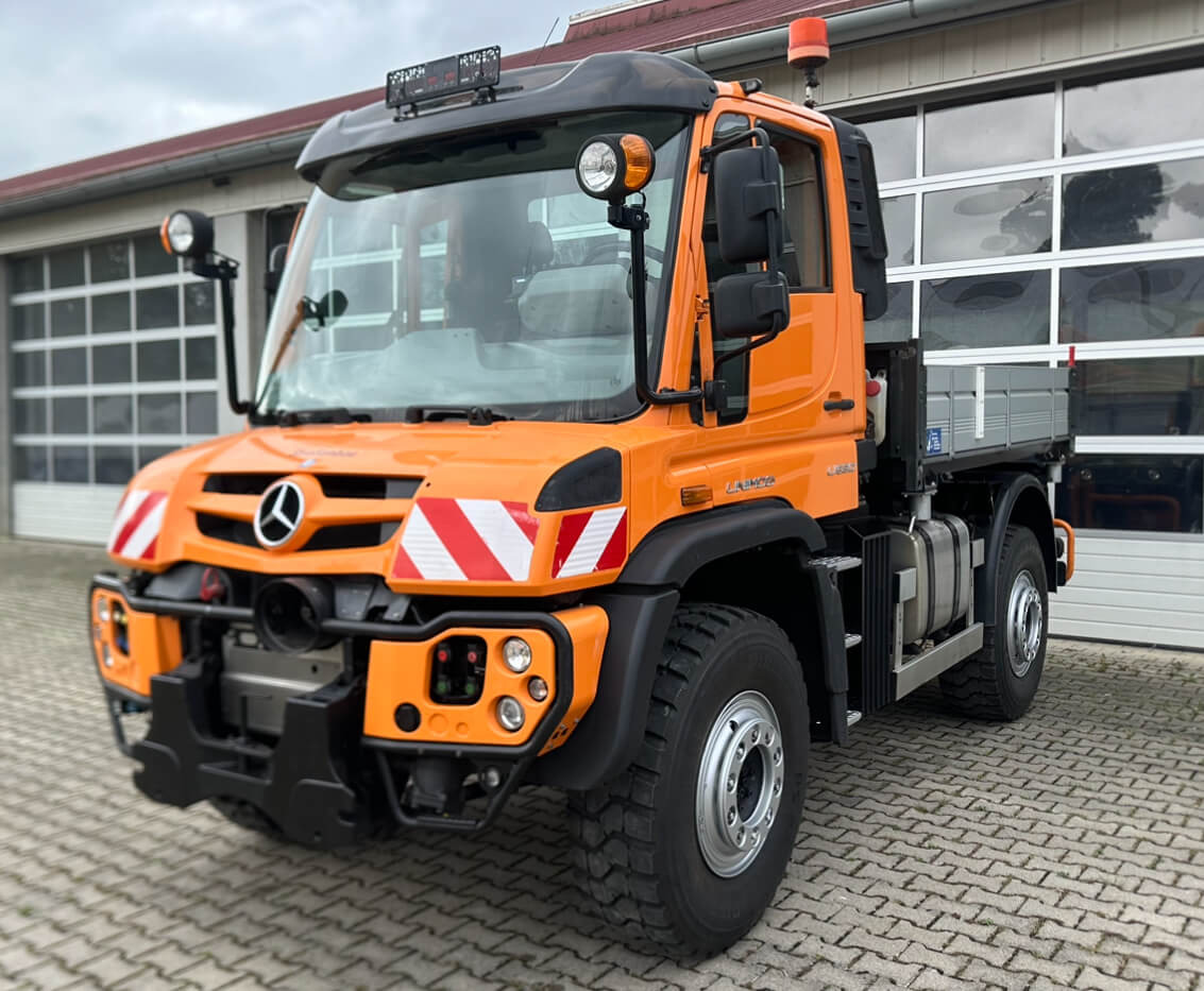 Unimog 530 - U530 405 44301 Mercedes Benz 405 - Municipal/ Special vehicle: picture 1 Unimog 530 - U530 405 44301 Mercedes Benz 405 - Municipal/ Special vehicle: picture 1