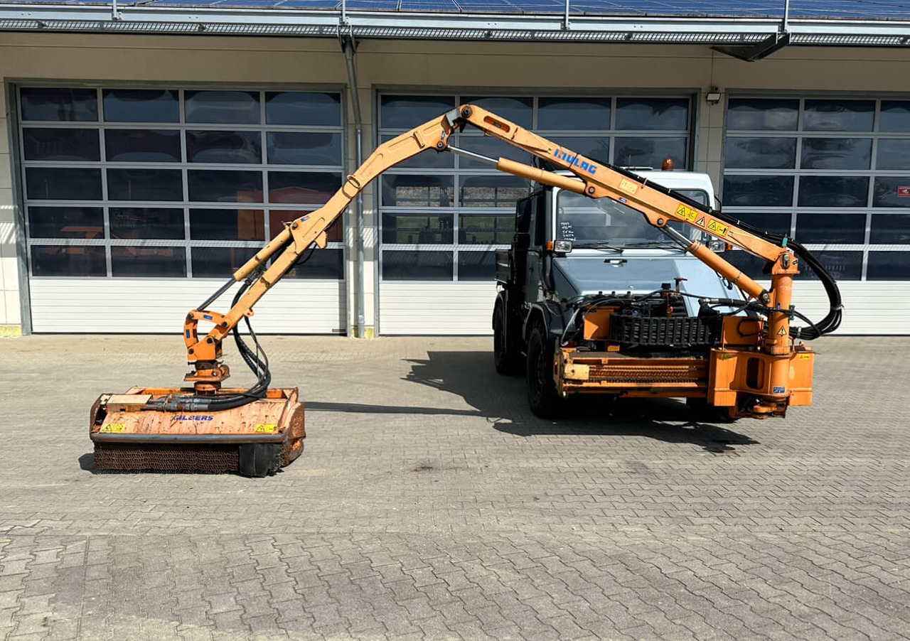 Unimog Frontauslegermähgerät Mulag FME600 - Boom mower: picture 1 Unimog Frontauslegermähgerät Mulag FME600 - Boom mower: picture 1