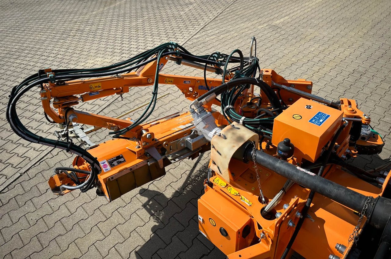 Unimog Leitpfostenausmähgerät / Randstreifenmähger - Boom mower: picture 3 Unimog Leitpfostenausmähgerät / Randstreifenmähger - Boom mower: picture 3