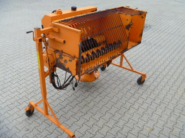 Unimog Salzstreuer Gmeiner DK WA 24V - Sand/ Salt spreader: picture 3 Unimog Salzstreuer Gmeiner DK WA 24V - Sand/ Salt spreader: picture 3