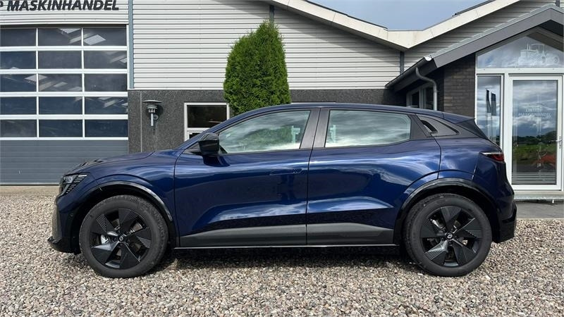 Renault Megane E-Tech 40 Equilibre Electric El-Bil som ny - Agricultural machinery: picture 2 Renault Megane E-Tech 40 Equilibre Electric El-Bil som ny - Agricultural machinery: picture 2