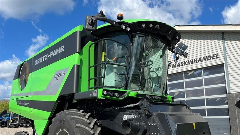 Deutz-fahr C7206 With 24feed - 7.2m header. New and unused Co - Combine harvester: picture 3 Deutz-fahr C7206 With 24feed - 7.2m header. New and unused Co - Combine harvester: picture 3