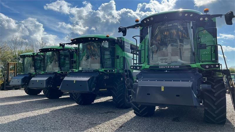 Deutz-fahr C7206 With 24feed - 7.2m header. New and unused Co - Combine harvester: picture 2 Deutz-fahr C7206 With 24feed - 7.2m header. New and unused Co - Combine harvester: picture 2