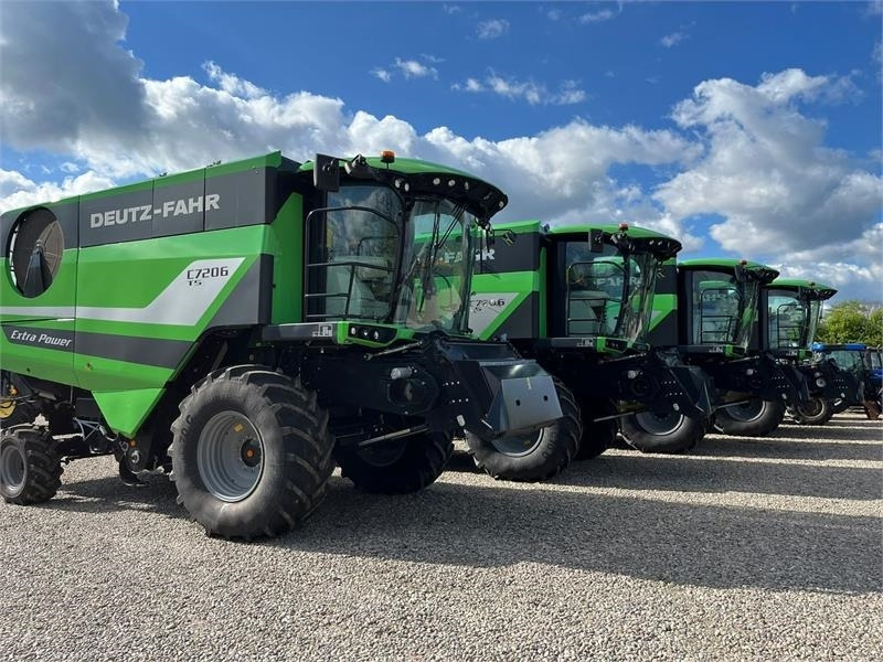 Deutz-fahr C7206 With 24feed - 7.2m header. New and unused Co - Combine harvester: picture 1 Deutz-fahr C7206 With 24feed - 7.2m header. New and unused Co - Combine harvester: picture 1