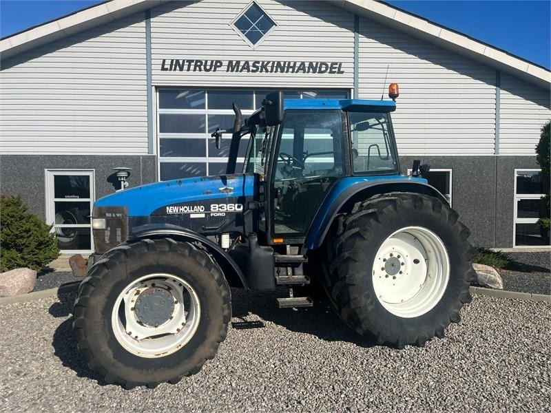 New Holland 8360 med 4stk fabriksnye dæk til. Super stærk tra - Farm tractor: picture 1 New Holland 8360 med 4stk fabriksnye dæk til. Super stærk tra - Farm tractor: picture 1