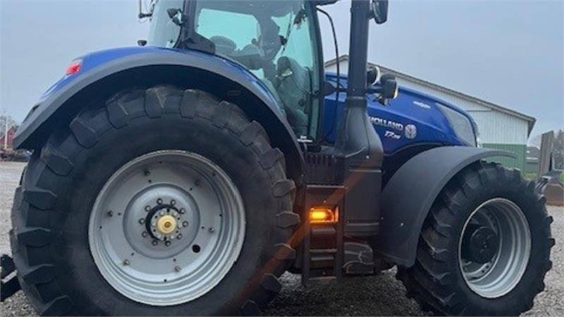 New Holland T7.315 BluePower med frontlift og frontPTO samt ce - Farm tractor: picture 5 New Holland T7.315 BluePower med frontlift og frontPTO samt ce - Farm tractor: picture 5