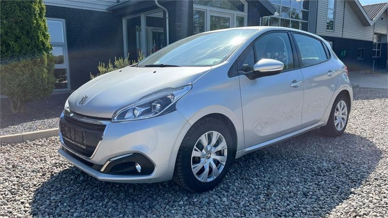 Peugeot 208 1,6 BlueHDi 100 Active Van 5d. NYSYNET og KUN - Minibus, Passenger van: picture 2 Peugeot 208 1,6 BlueHDi 100 Active Van 5d. NYSYNET og KUN - Minibus, Passenger van: picture 2