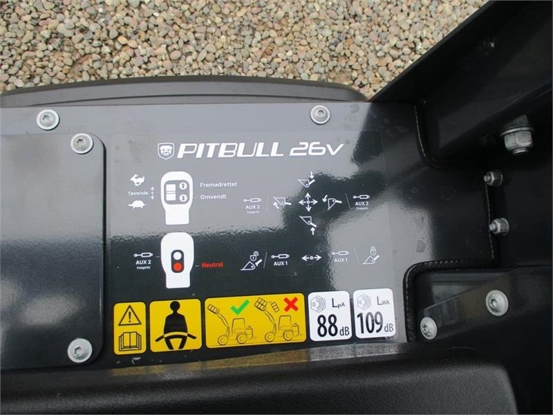 Compact loader Pitbull X24-26V med lyspakke, 400mm hjulmontering: picture 10