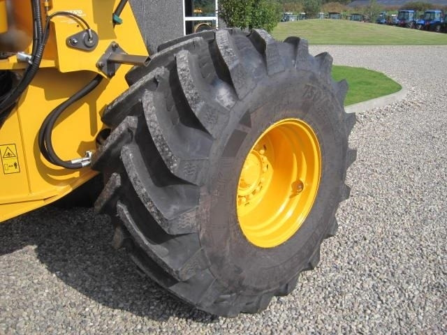 Volvo 750/65R26 Traktor hjul - Wheel loader: picture 2 Volvo 750/65R26 Traktor hjul - Wheel loader: picture 2