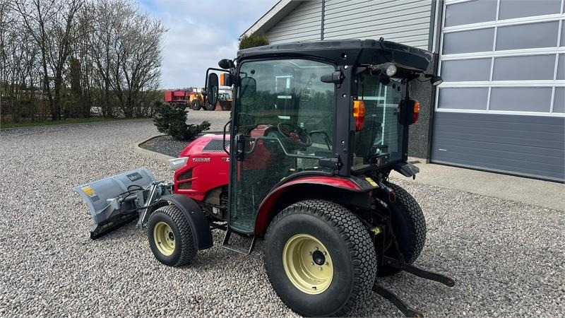 Yanmar YT 235H 4WD Snow Edition med sneplov og spreder - Farm tractor: picture 3 Yanmar YT 235H 4WD Snow Edition med sneplov og spreder - Farm tractor: picture 3