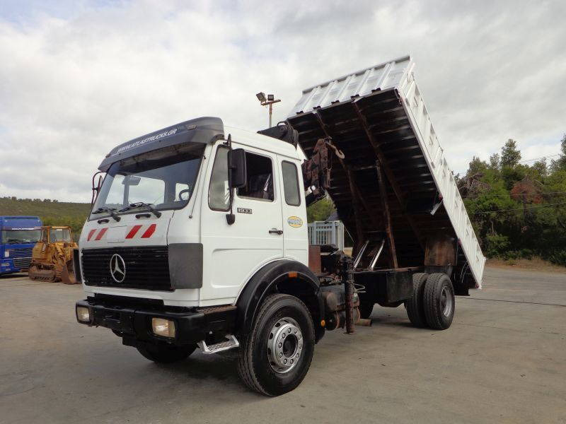 Mercedes-Benz NG 1933 V8 Mercedes Benz 19334X2 Kipper AND Crane - Tipper: picture 1 Mercedes-Benz NG 1933 V8 Mercedes Benz 19334X2 Kipper AND Crane - Tipper: picture 1
