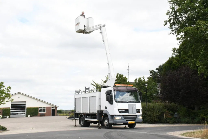DAF LF 45.160 ARBEITSBUHNE/SKYWORKER/HOOGWERKER!!EURO4!! CUSTERS!! - Truck: picture 1 DAF LF 45.160 ARBEITSBUHNE/SKYWORKER/HOOGWERKER!!EURO4!! CUSTERS!! - Truck: picture 1