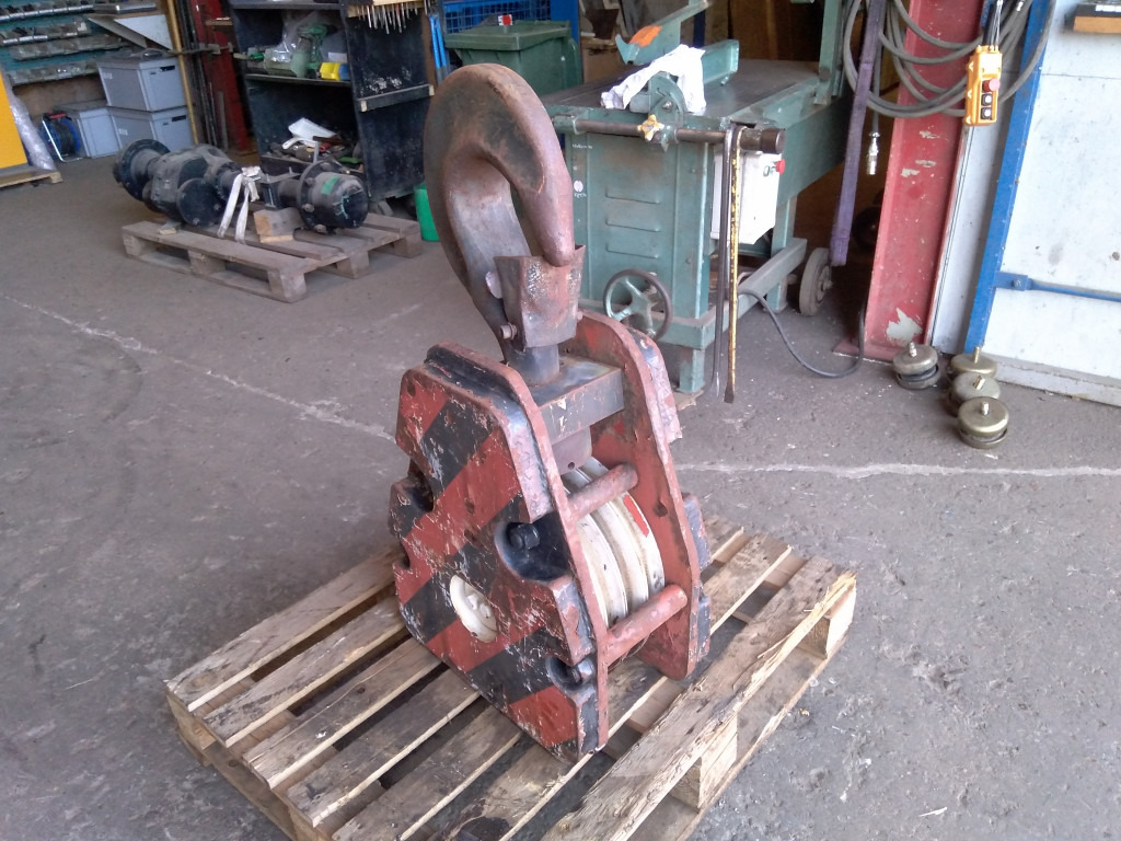 O&K AH270 - - Attachment for Crane: picture 2 O&K AH270 - - Attachment for Crane: picture 2