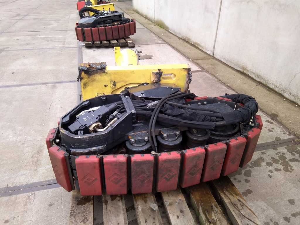 Bomag BM1000-35 - - Undercarriage parts for Construction machinery: picture 2 Bomag BM1000-35 - - Undercarriage parts for Construction machinery: picture 2