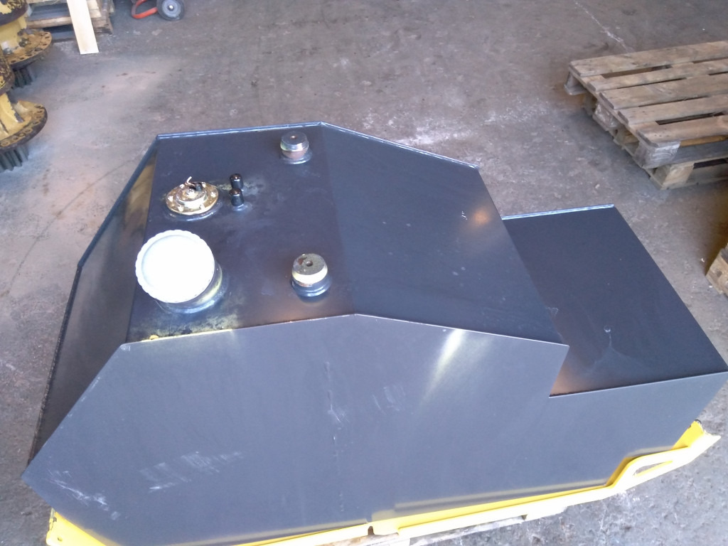 Bomag BM1000-35 - - Fuel tank for Construction machinery: picture 4 Bomag BM1000-35 - - Fuel tank for Construction machinery: picture 4