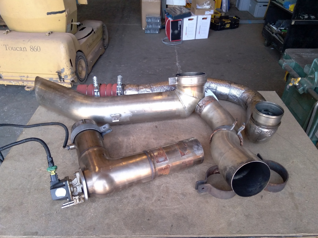 Bomag BM1000-35 - - Exhaust system for Cold planer: picture 4 Bomag BM1000-35 - - Exhaust system for Cold planer: picture 4