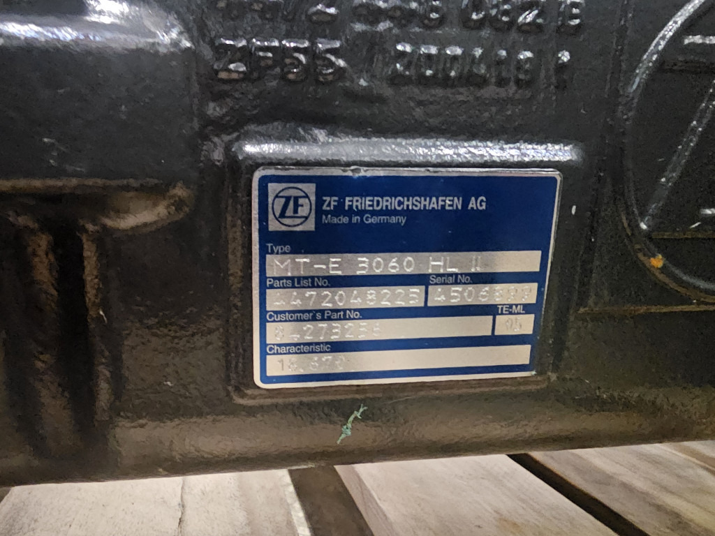 Case 84273256 - 4472048225 - Rear axle for Construction machinery: picture 2 Case 84273256 - 4472048225 - Rear axle for Construction machinery: picture 2