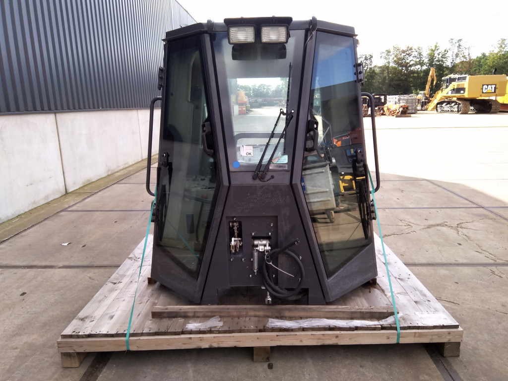 Case 87388637 - 87388630 - Cab for Construction machinery: picture 1 Case 87388637 - 87388630 - Cab for Construction machinery: picture 1