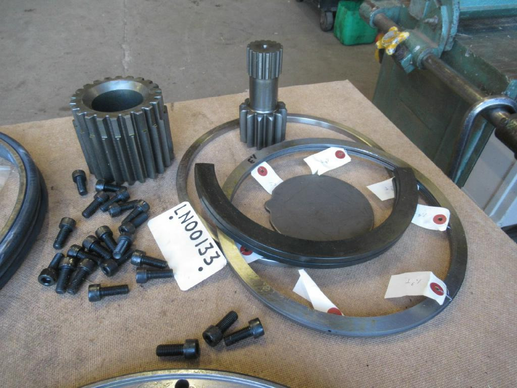 Case LN00133 - LN00092 - Final drive for Construction machinery: picture 4 Case LN00133 - LN00092 - Final drive for Construction machinery: picture 4