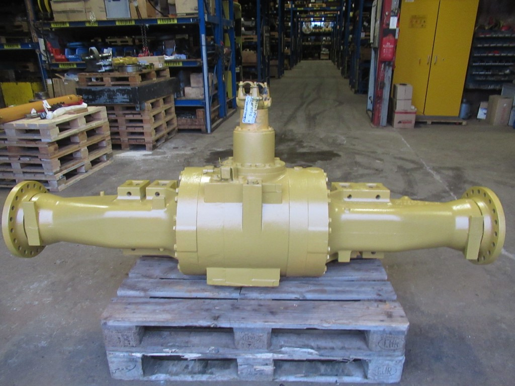 Caterpillar 1267843 - Front axle for Construction machinery: picture 1 Caterpillar 1267843 - Front axle for Construction machinery: picture 1
