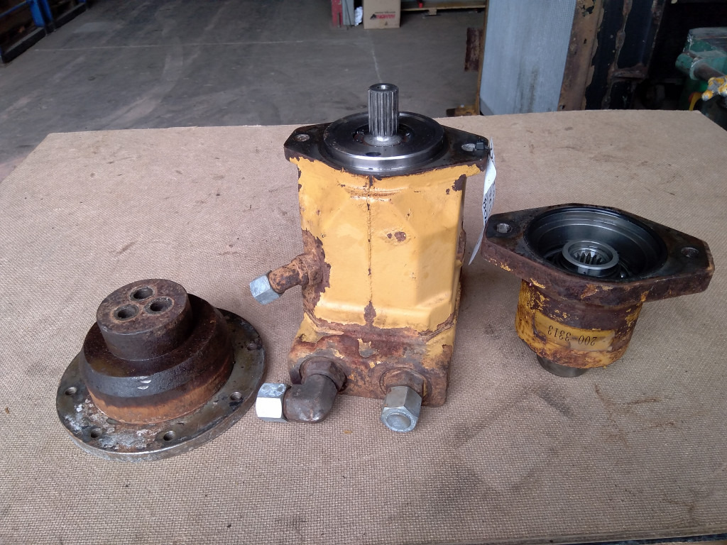 Caterpillar 2096058 - 2478979 - Hydraulic motor for Construction machinery: picture 1 Caterpillar 2096058 - 2478979 - Hydraulic motor for Construction machinery: picture 1