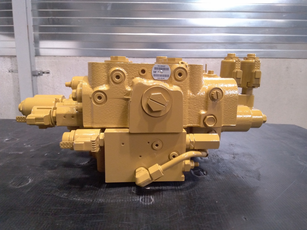 Caterpillar 4448048 - 4530229 - Hydraulic valve for Construction machinery: picture 3 Caterpillar 4448048 - 4530229 - Hydraulic valve for Construction machinery: picture 3